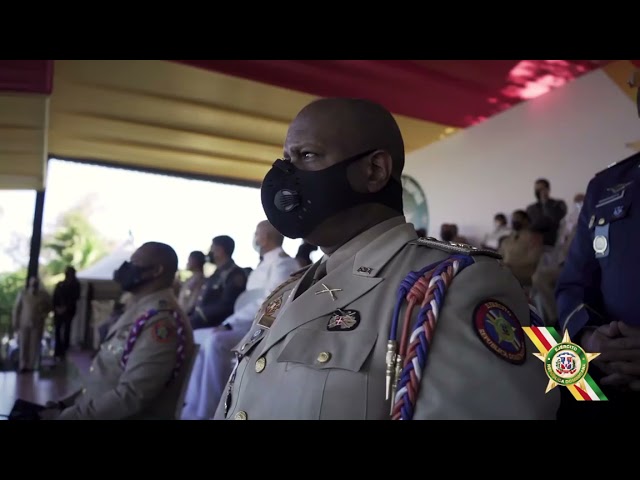 medalla al mérito militar con distintivo blanco