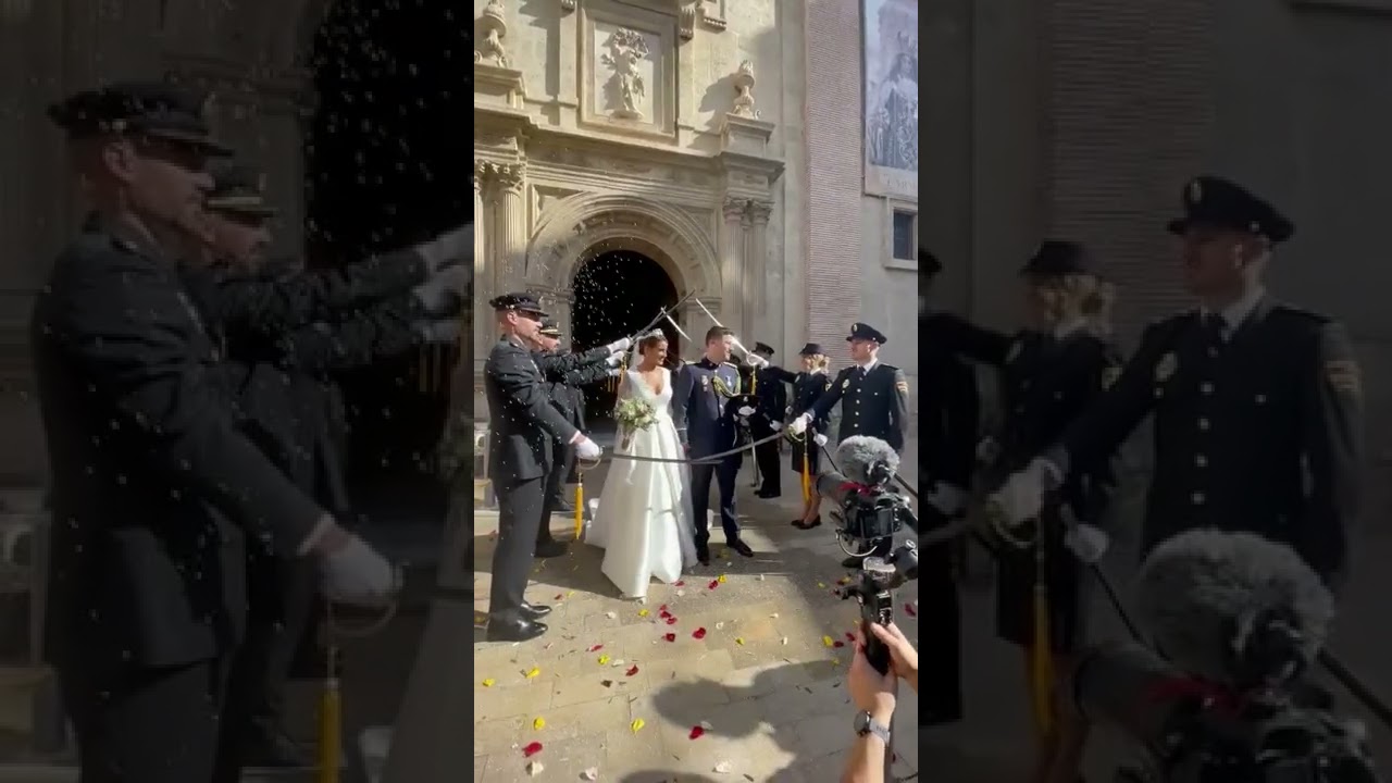 traje de gala policia nacional mujer