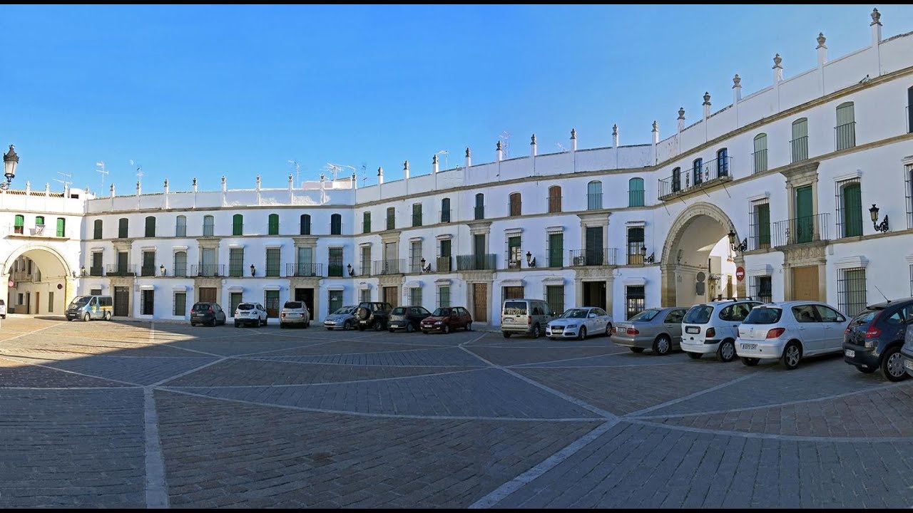 cuántos habitantes tiene aguilar de la frontera