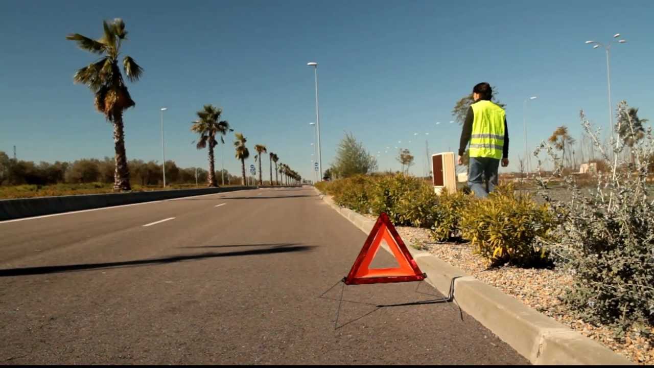 cuantos triángulos hay que llevar en el coche